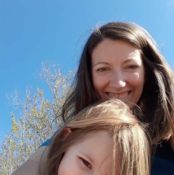 Meet your Posher, Jenette - Picture 1 of 2